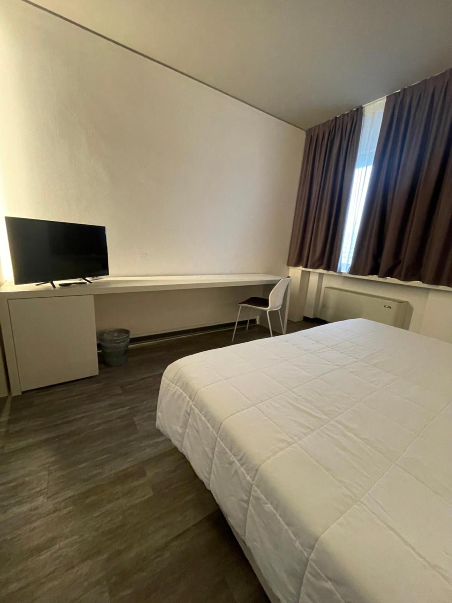Hotel Albatros Местре Екстериор снимка