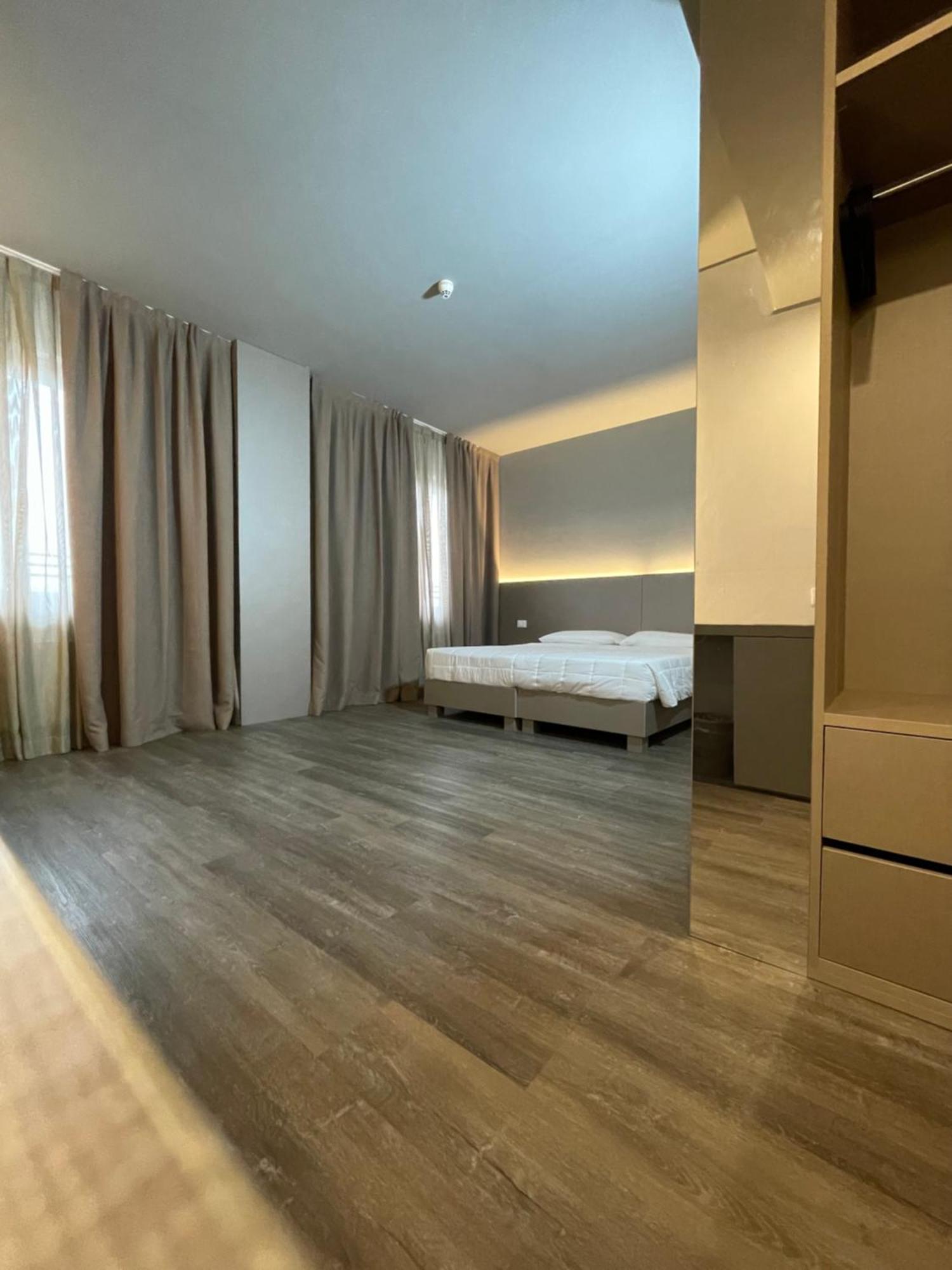 Hotel Albatros Местре Екстериор снимка