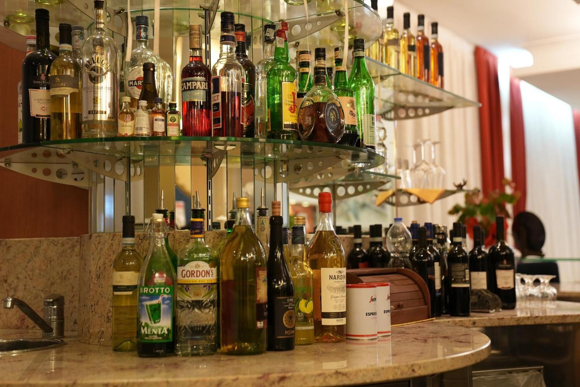 Hotel Albatros Местре Екстериор снимка