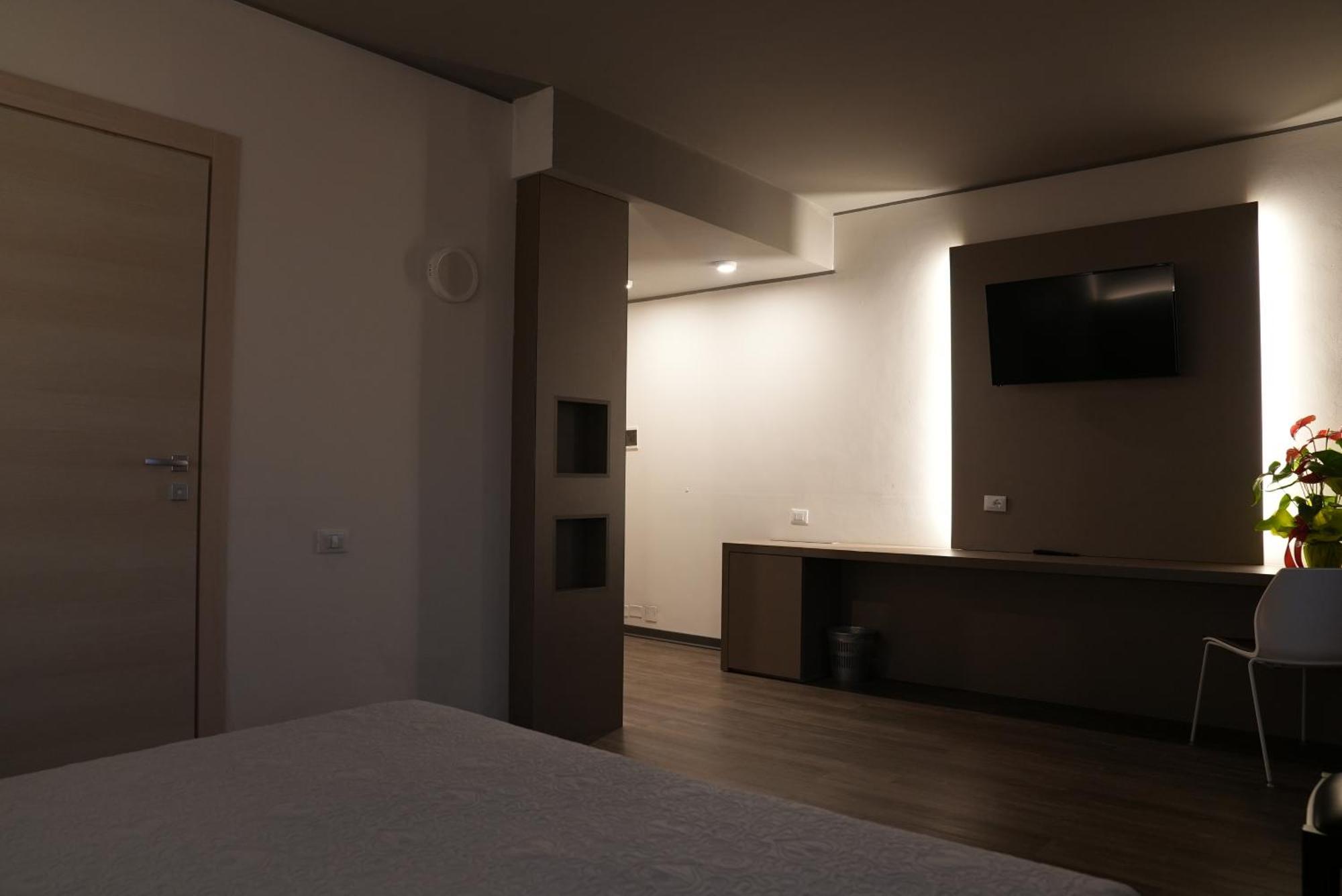 Hotel Albatros Местре Екстериор снимка