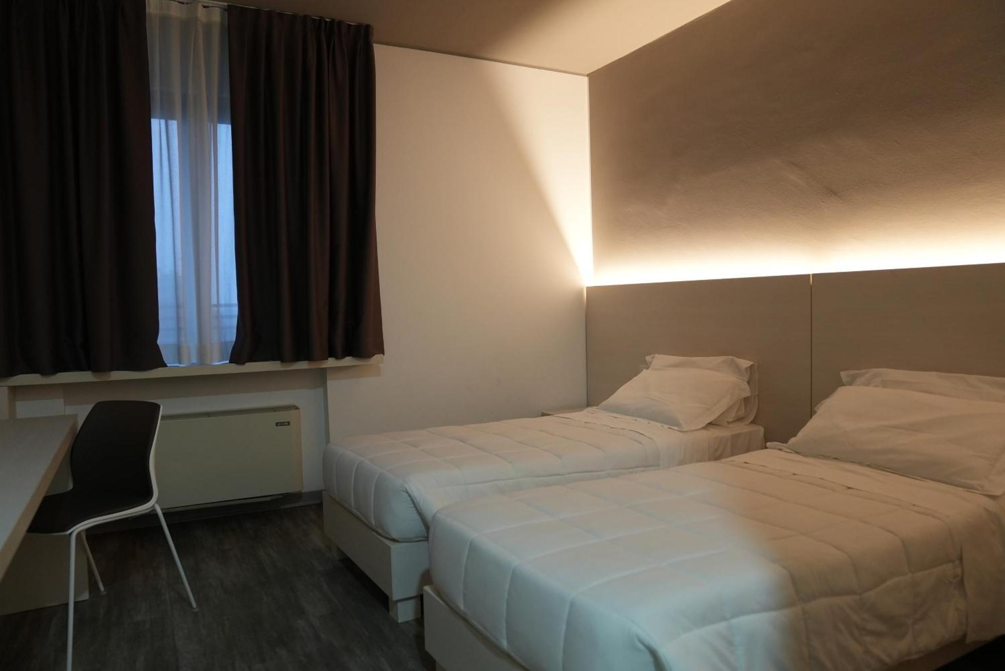 Hotel Albatros Местре Екстериор снимка