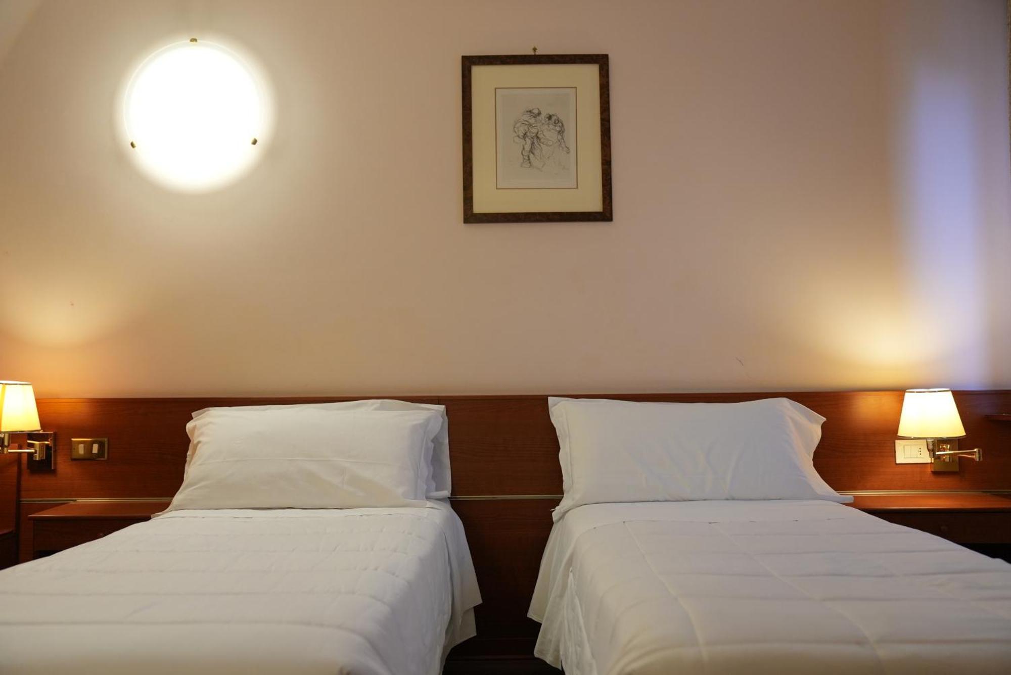 Hotel Albatros Местре Екстериор снимка