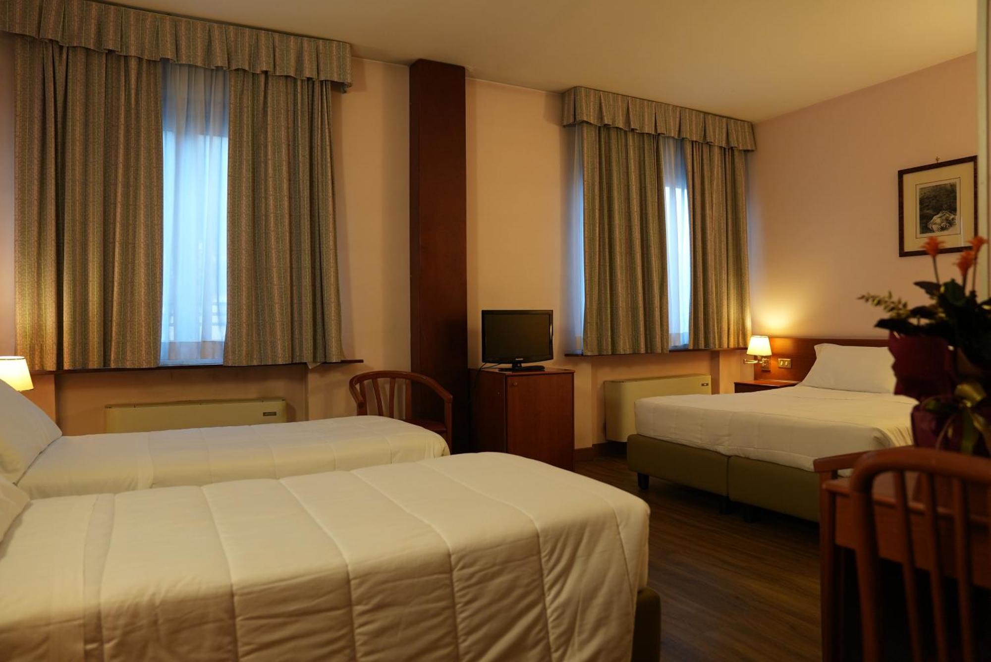 Hotel Albatros Местре Екстериор снимка