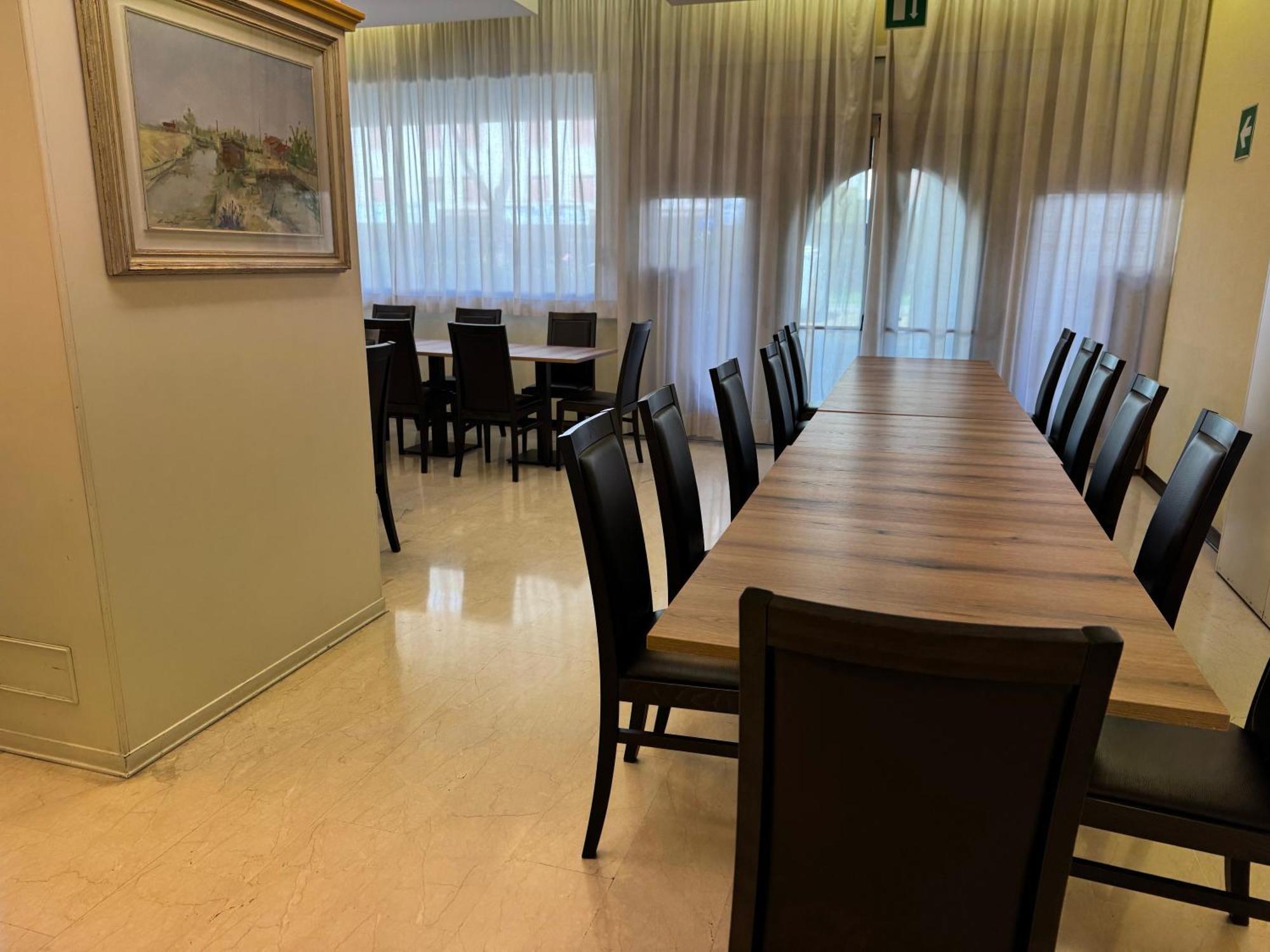 Hotel Albatros Местре Екстериор снимка